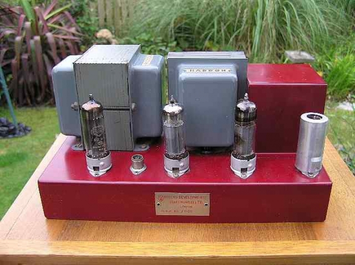 Another example of a Rogers Junior amp which may have been fitted to an E80. Photo couresty of 
