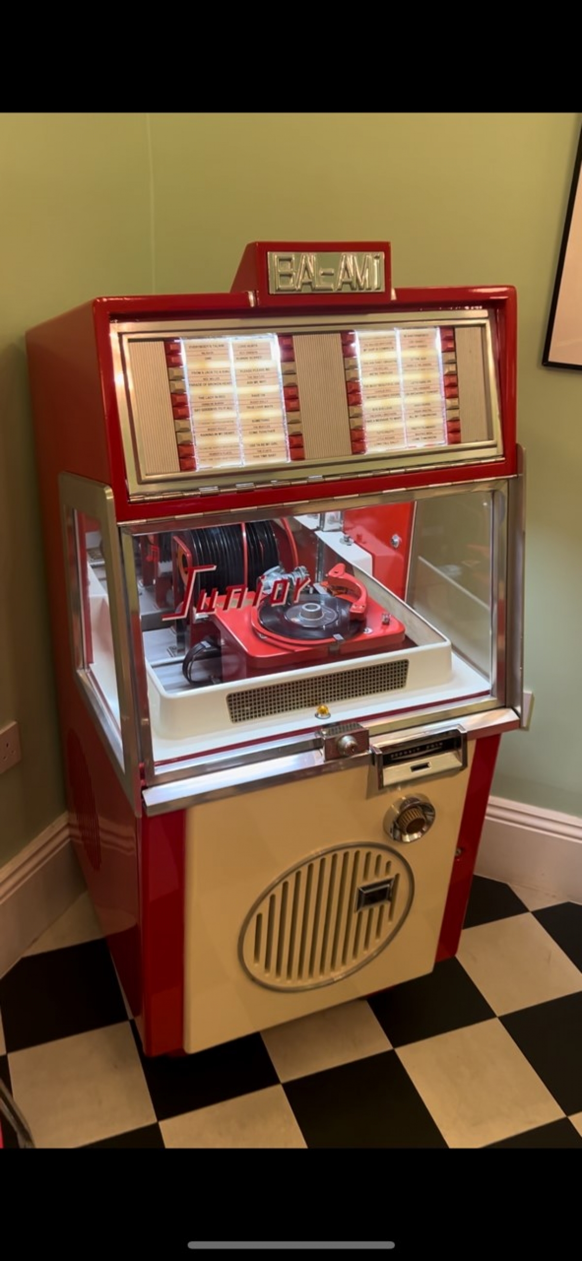 Junior 2220 - Primrose Hill, London 