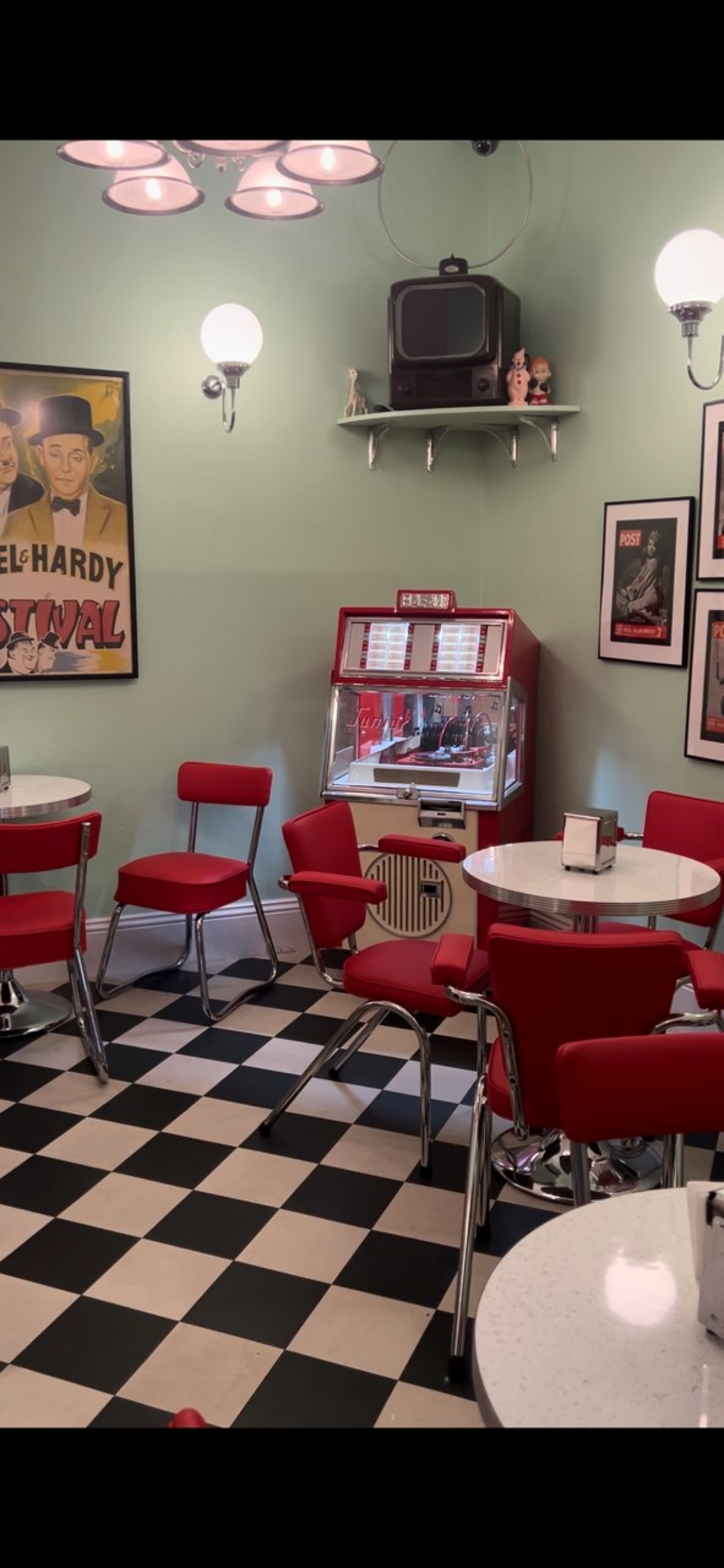 Junior 2220 - Primrose Hill, London 